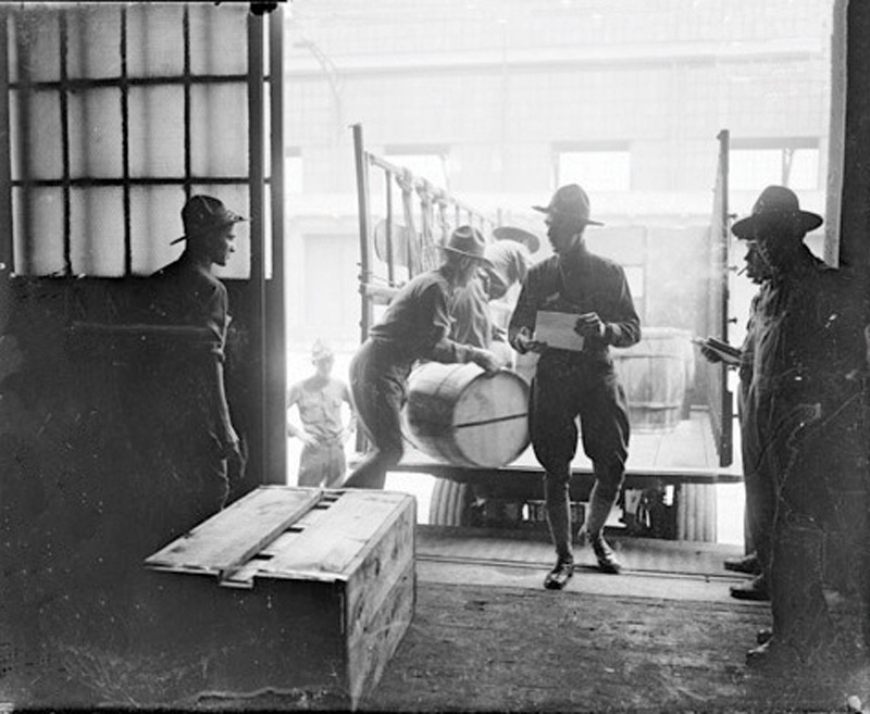 Regiment loading in Chicago